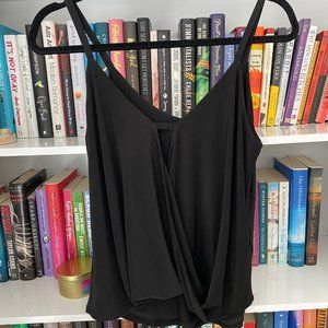 Lulu's - Cute black top